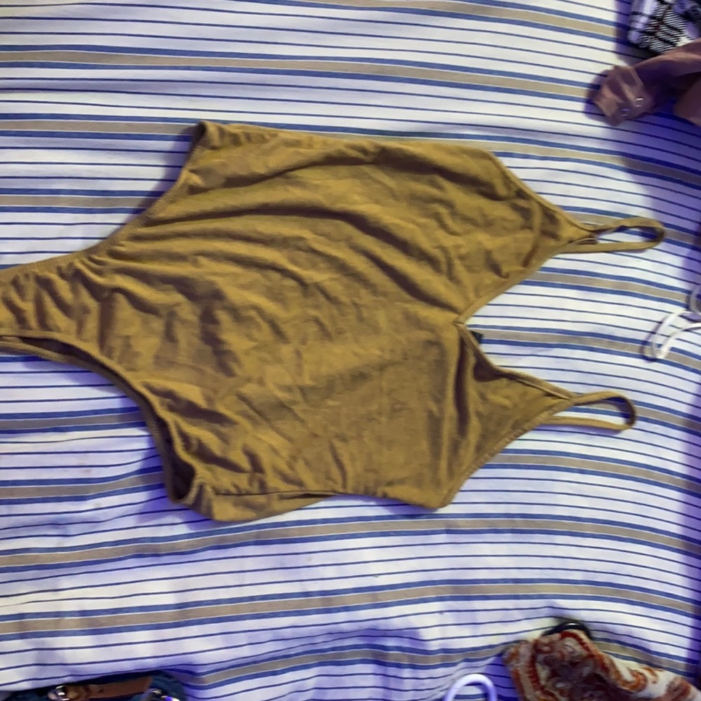 body suit (small damage to the strap)